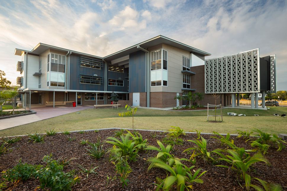 BlueScope COLORBOND® steel has played a prominent role as cladding for Kirwan State High School’s new building, which provides a new visual identity and strong street presence for the school.