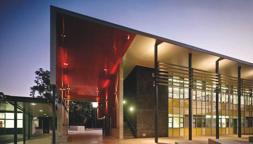 Joining the calmer hues of the school’s colour scheme is LYSAGHT PANELRIB® profile soffit cladding made from COLORBOND® steel in the colour Surfmist®.