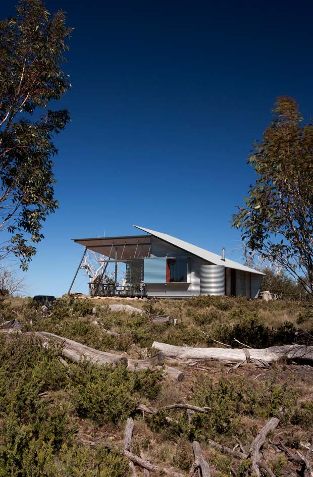 The Mt Franklin Visitors Shelter, with its environment-engaging exploded form, is anything but a typical bush hut.