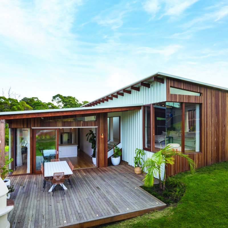 Blue Wren, Bermagui NSW - wall and roof featuring LYSAGHT KLIP-LOK 700 HI-STRENGTH® made from COLORBOND® steel in the colour Surfmist®