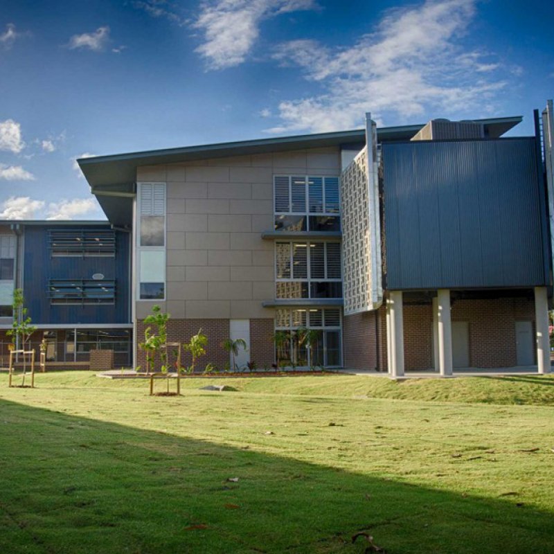 BlueScope COLORBOND® steel has played a prominent role as cladding for Kirwan State High School’s new building, which provides a new visual identity and strong street presence for the school.