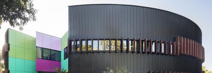 Ivanhoe Grammar School. Walling made from COLORBOND® steel